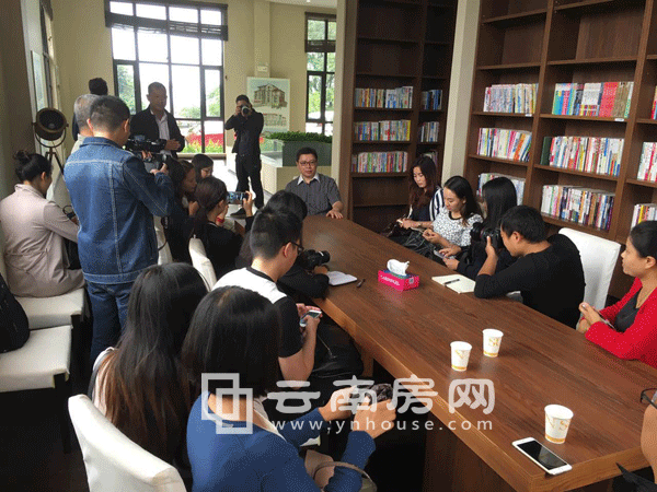 北 大 醫(yī) 療集團心血管主任萬峰教授 北 大 醫(yī) 療集團心血管主任萬峰教授