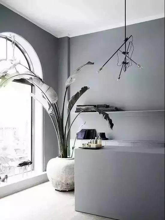 �컨����ɫҪ�\�ڻ��c����ͬɫ